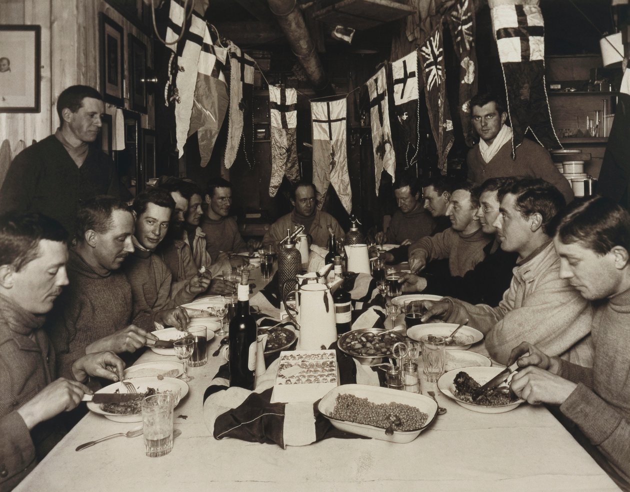 Jantar de solstício de inverno, 22 de junho de Herbert Ponting