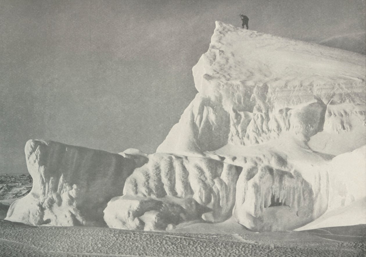Na Cimeira de um Iceberg, c1911, 1913 de Herbert Ponting
