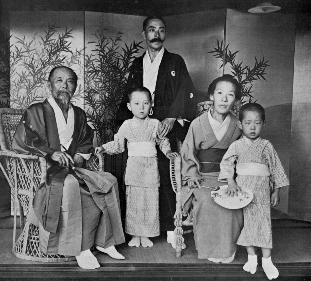 Príncipe e princesa Ito do Japão e sua família, 1909. de Herbert Ponting