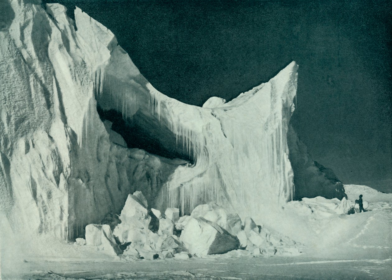 O castelo Berg no fim do inverno, c1911, 1913 de Herbert Ponting