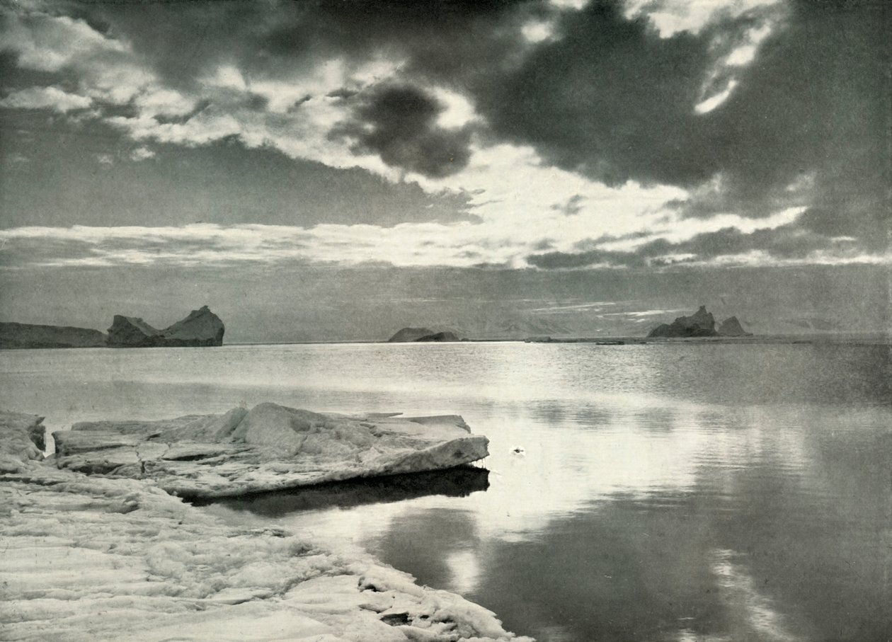 A Queda da Longa Noite Polar, c19101913, 1913. de Herbert Ponting