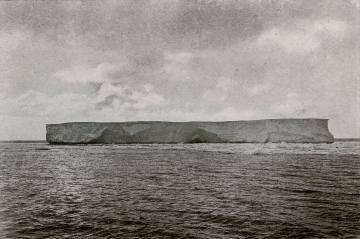 O primeiro Ice-Berg, c1910, 1913 de Herbert Ponting