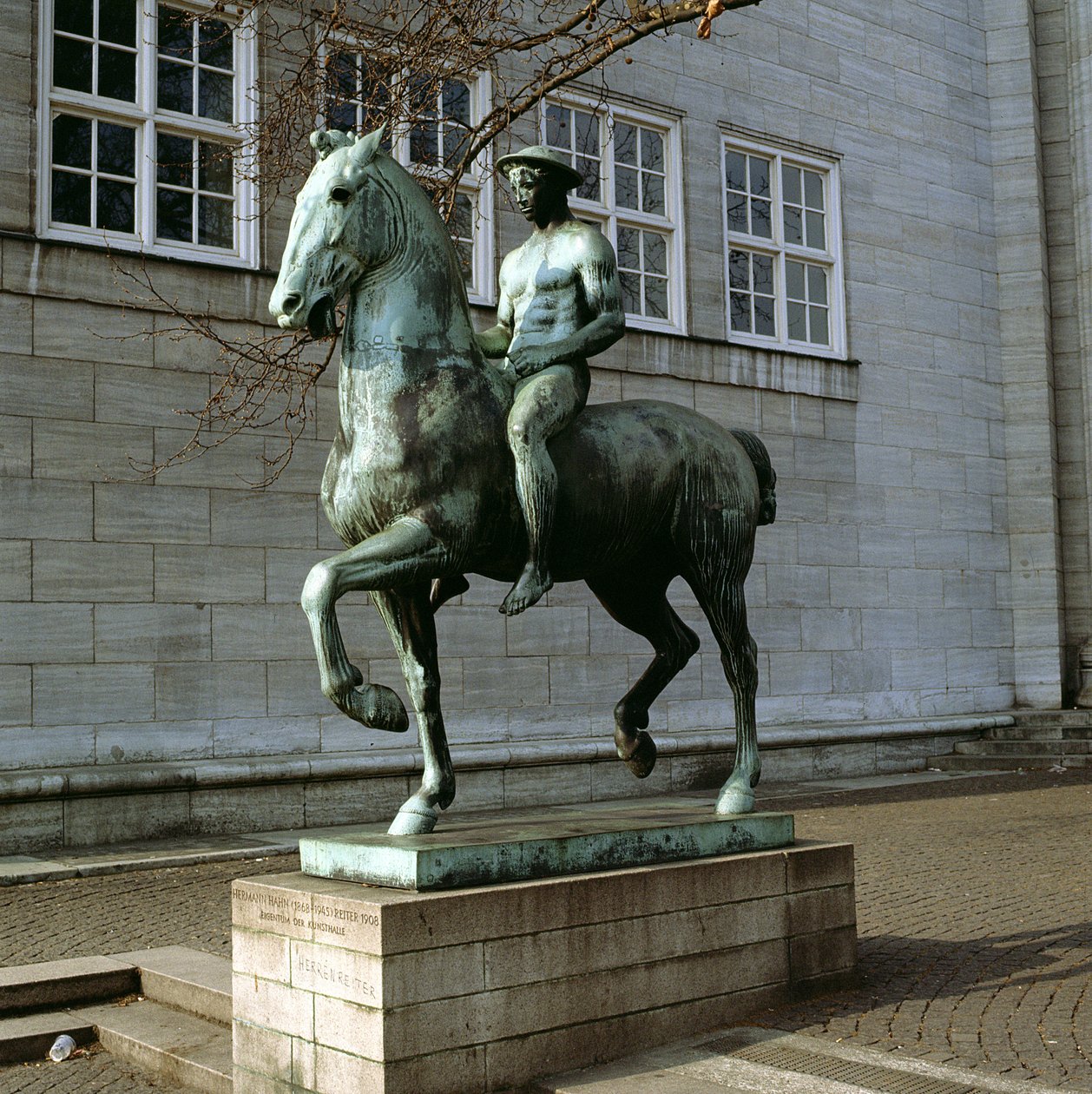 O Cavaleiro, 1908 (bronze) de Hermann Hahn