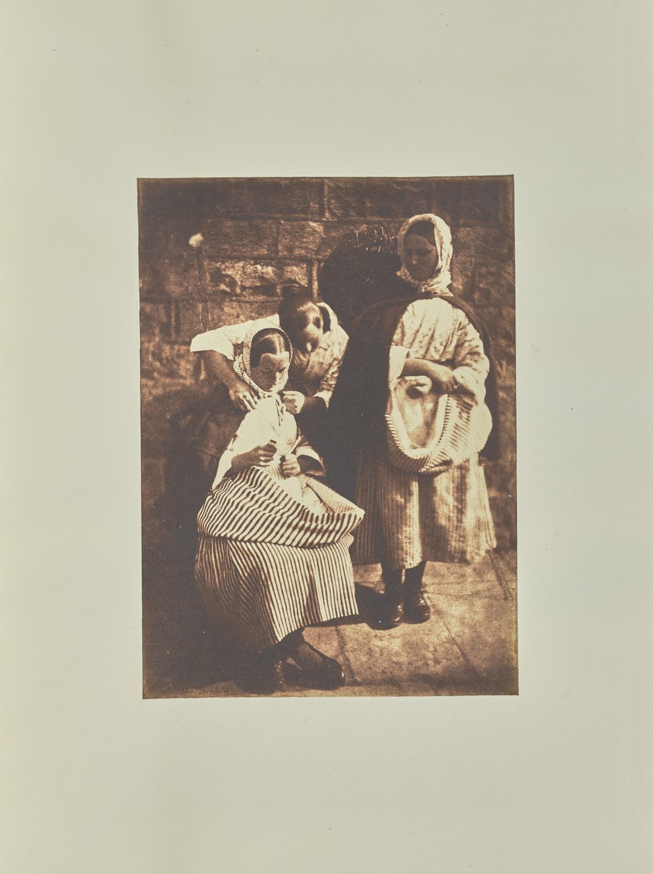[Marion Finlay, Sra. Margaret (Dryburgh) Lyall e Sra. Grace (Finlay) Ramsay]. de Hill and Adamson