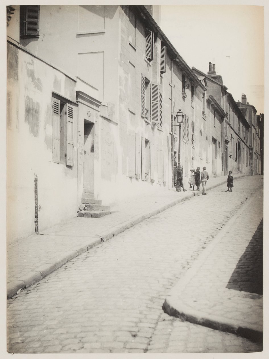 Uma rua em Montmartre, Paris, c.1890 (foto) de Hippolyte Blancard
