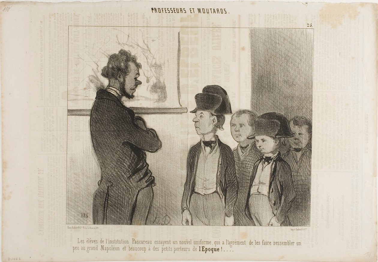 Os alunos do Instituto Pascareau estão a experimentar o seu novo uniforme escolar que os faz parecer um pouco com o grande Napoleão e muito com os pequenos jornalistas, placa 25 de Professeurs Et Moutards de Honoré Victorin Daumier