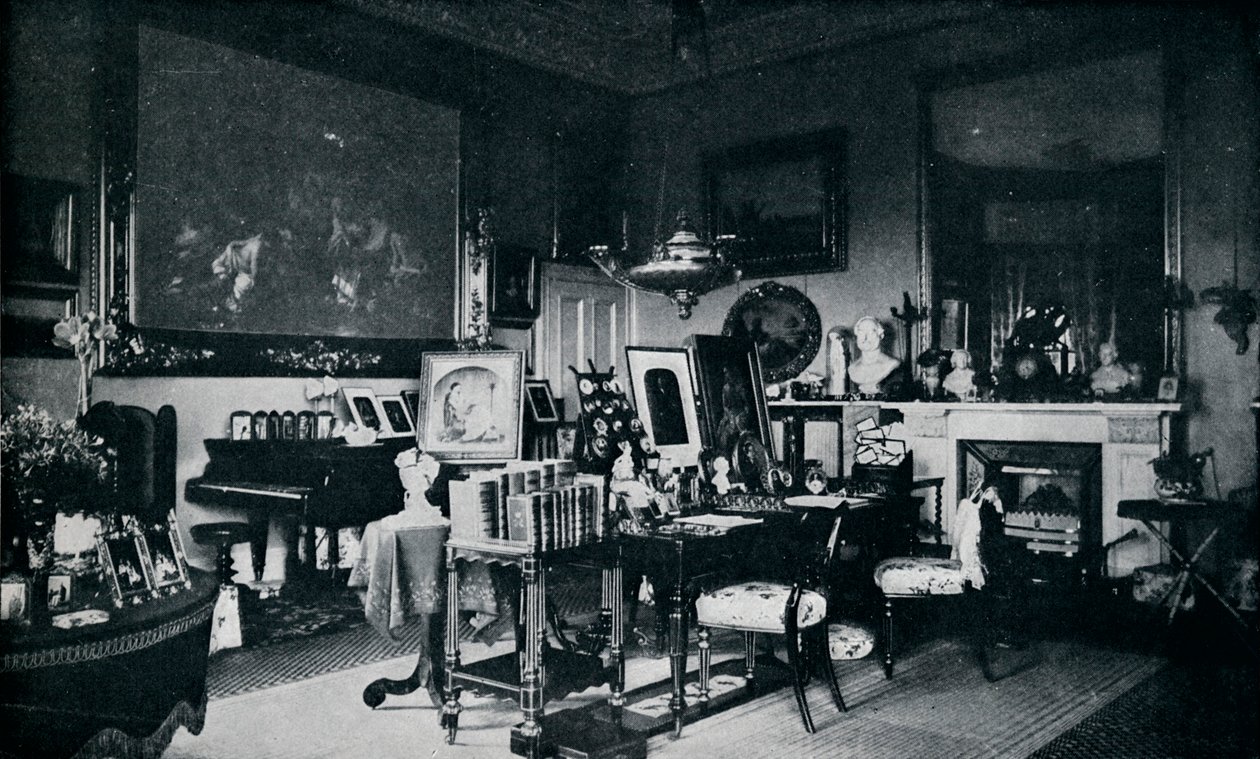 The Queens Private Sitting Room em Osborne, c1899, 1901 de Hughes and Mullins