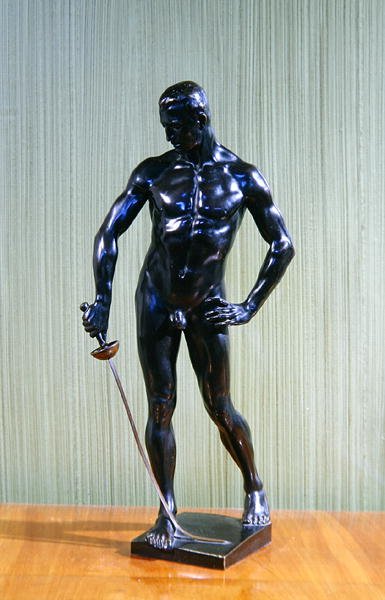 O Fencer (bronze) de Hugo Lederer