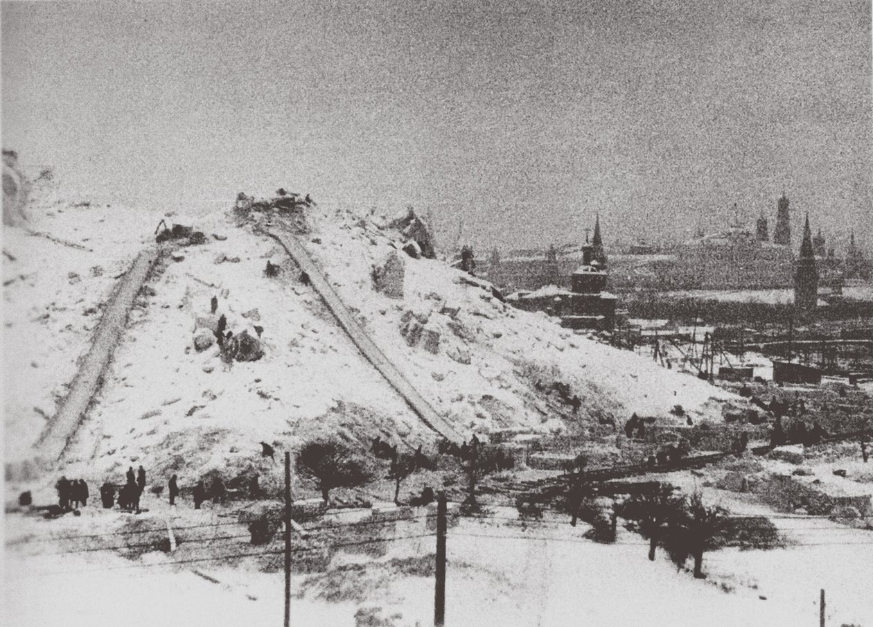 A demolição da Catedral de Cristo Salvador em Moscou, 1931 de Ilya Arnoldovich Ilf