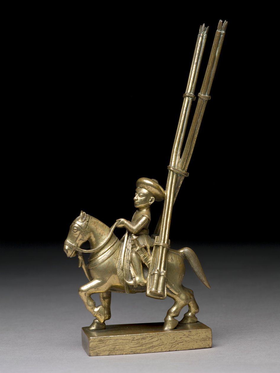 Um guerreiro montado com lança-foguetes, índio, c.1795 (latão) de Indian School