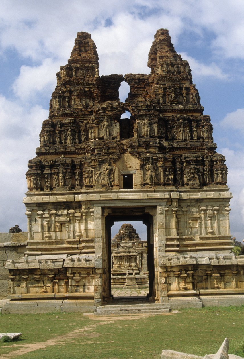Torre do Portão Oriental do Templo Vittala de Indian School