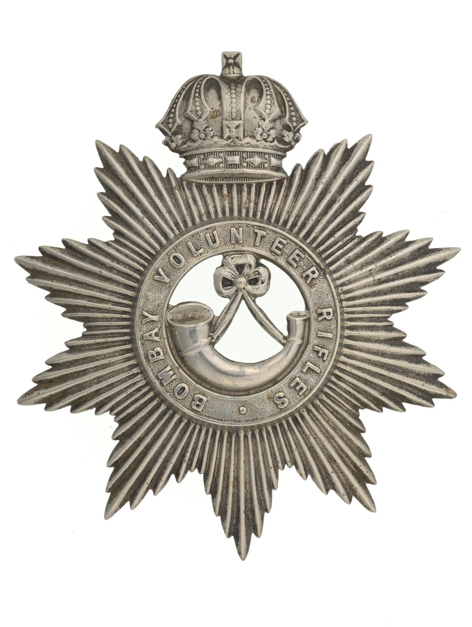 Crachá de capacete, rifles voluntários de Bombaim, 1877-1901 de Indian School