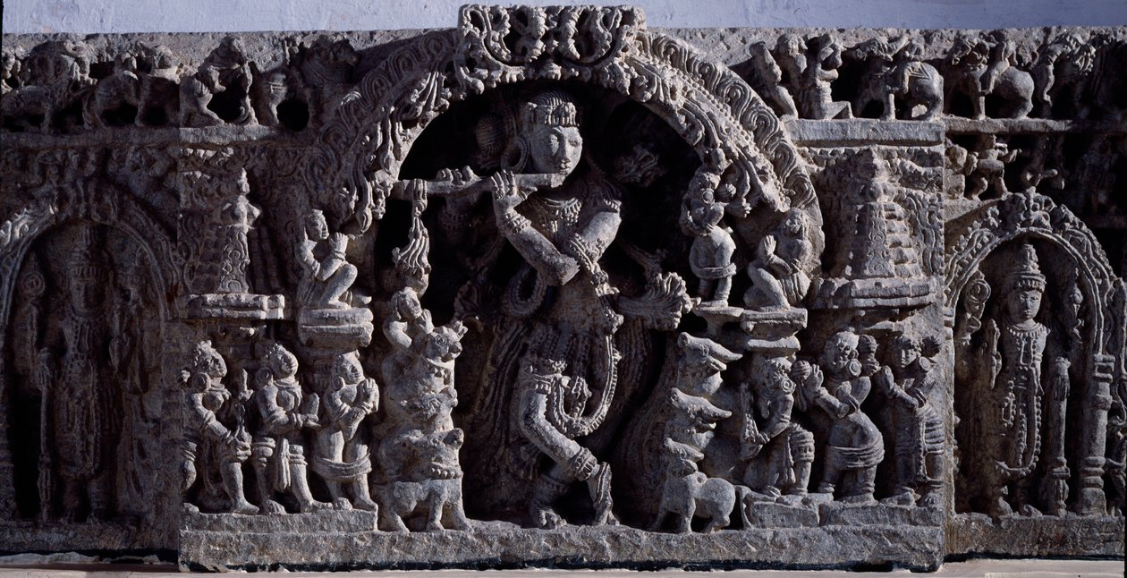 Hinduísmo: "Krishna ou Venugopala, mestre das vacas da flauta" Escultura em pedra preta, parte central (Krishna como Venugopala) do século XII (século XII) de Halebidu, Mysore - Calcutá, museu indiano de Indian School