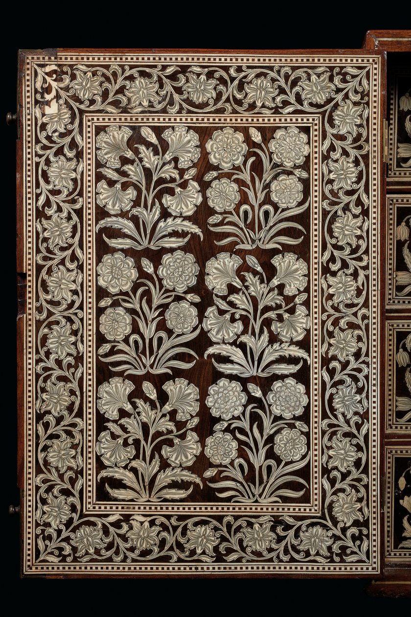 Gabinete Mughal, Gujarat ou Sindh, Índia Ocidental (madeira incrustada em marfim) de Indian School