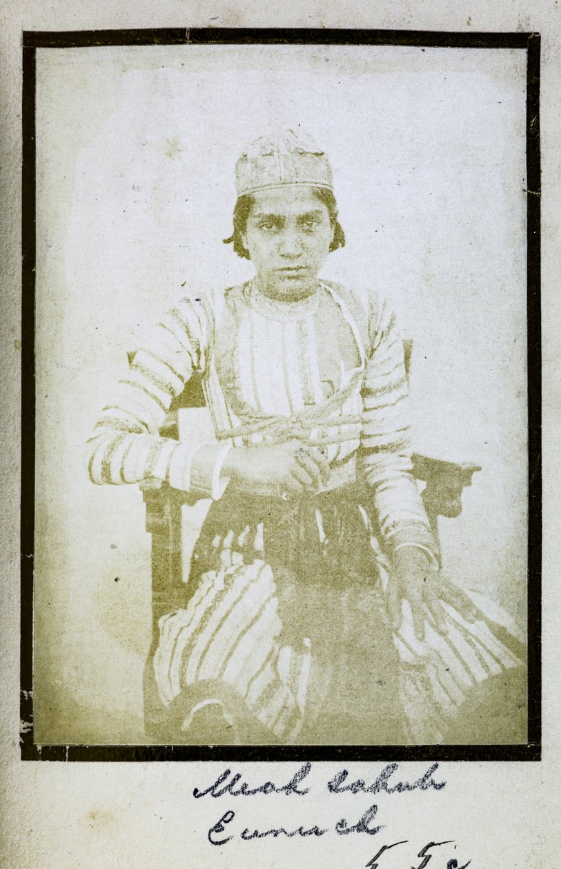 [Retrato de] Meah Sahub, Eunuch, c.1856-57 (foto a p/b) de Indian photographer