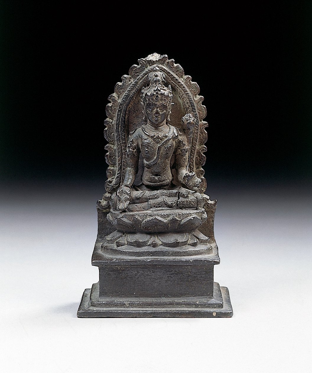Figura javanesa de Padmapani, final do século IX (bronze) de Indonesian