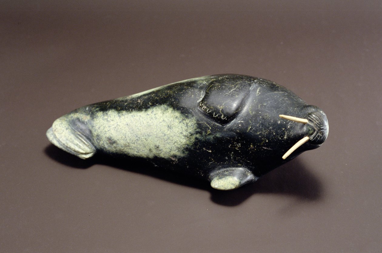 Morsa, de Cape Dorset (pedra sabão) de Inuit School