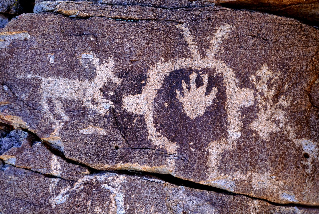 Esculturas de petróglifos (arte rupestre) Anasazi no Novo México. de Ira Block
