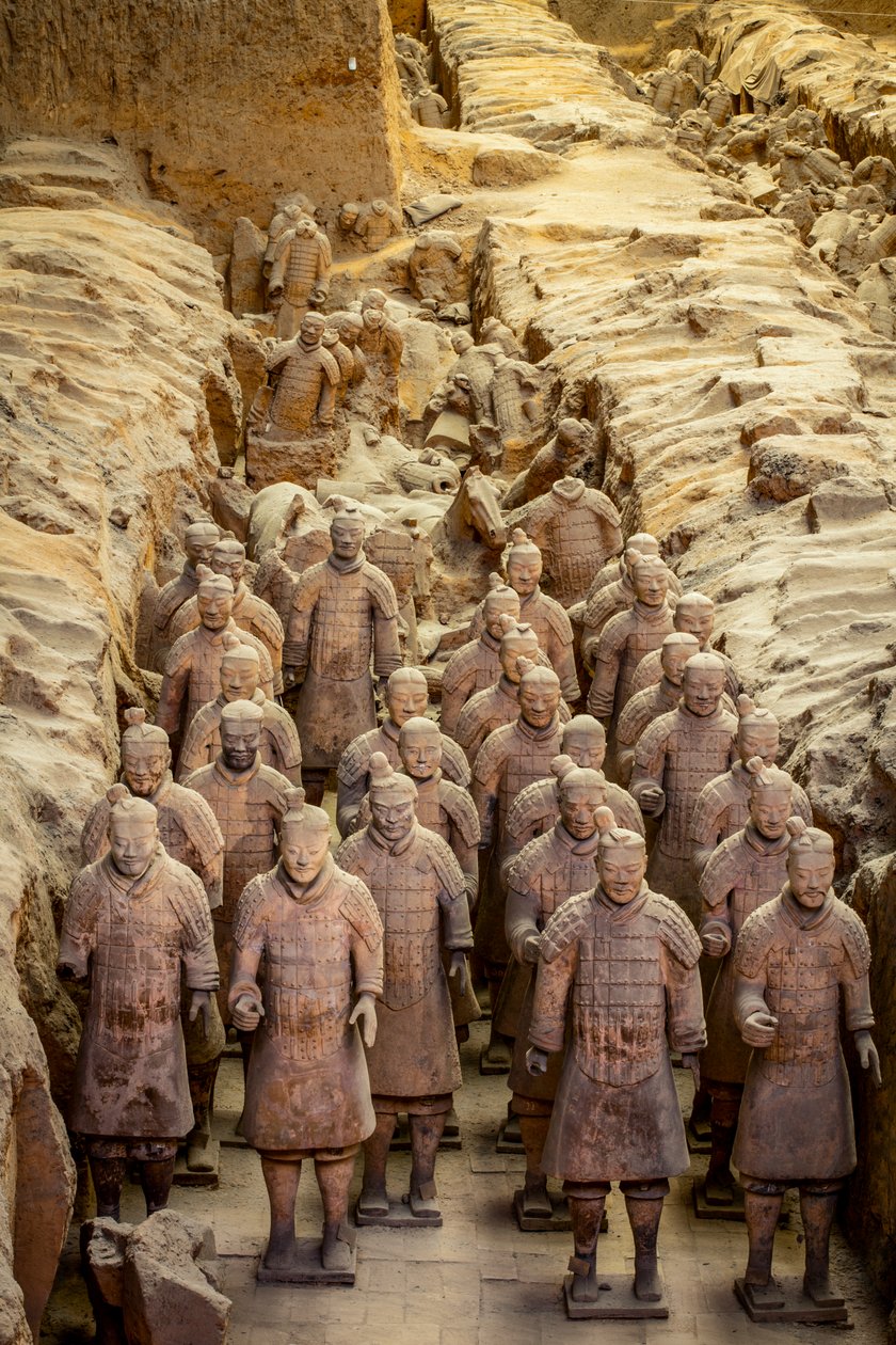No Museu do Guerreiro de Terra Cotta, cenas dos vários guerreiros da zona do Fosso 1..., 2009 (foto) de Ira Block