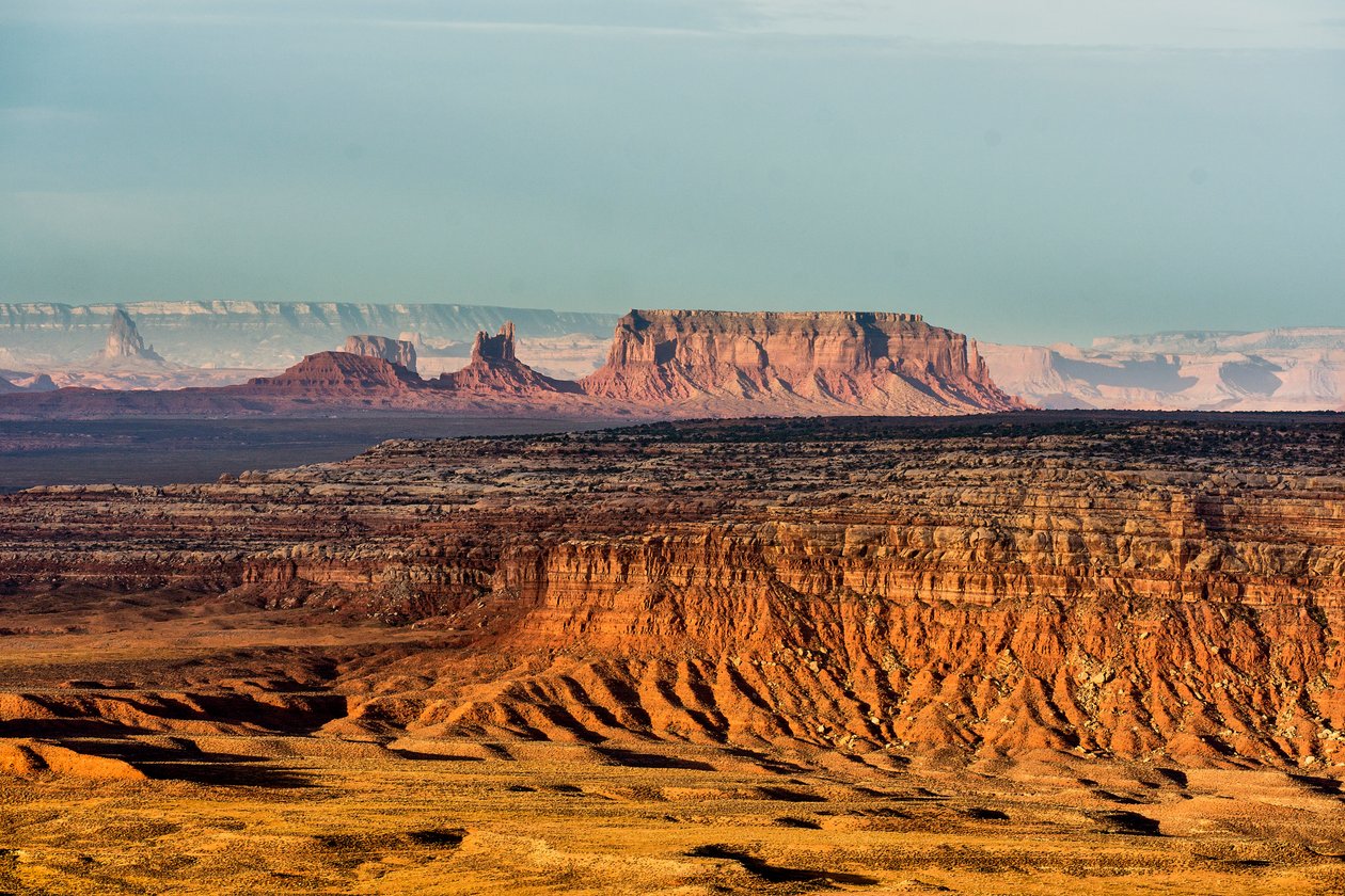 Do Gooseneck State Park, Utah, olhando para o Monument Valley, 2012 (foto) de Ira Block