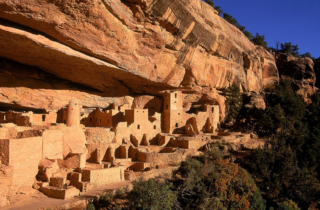 Mesa Verde é um parque nacional dos Estados Unidos localizado no canto sudoeste do Colorado. de Ira Block