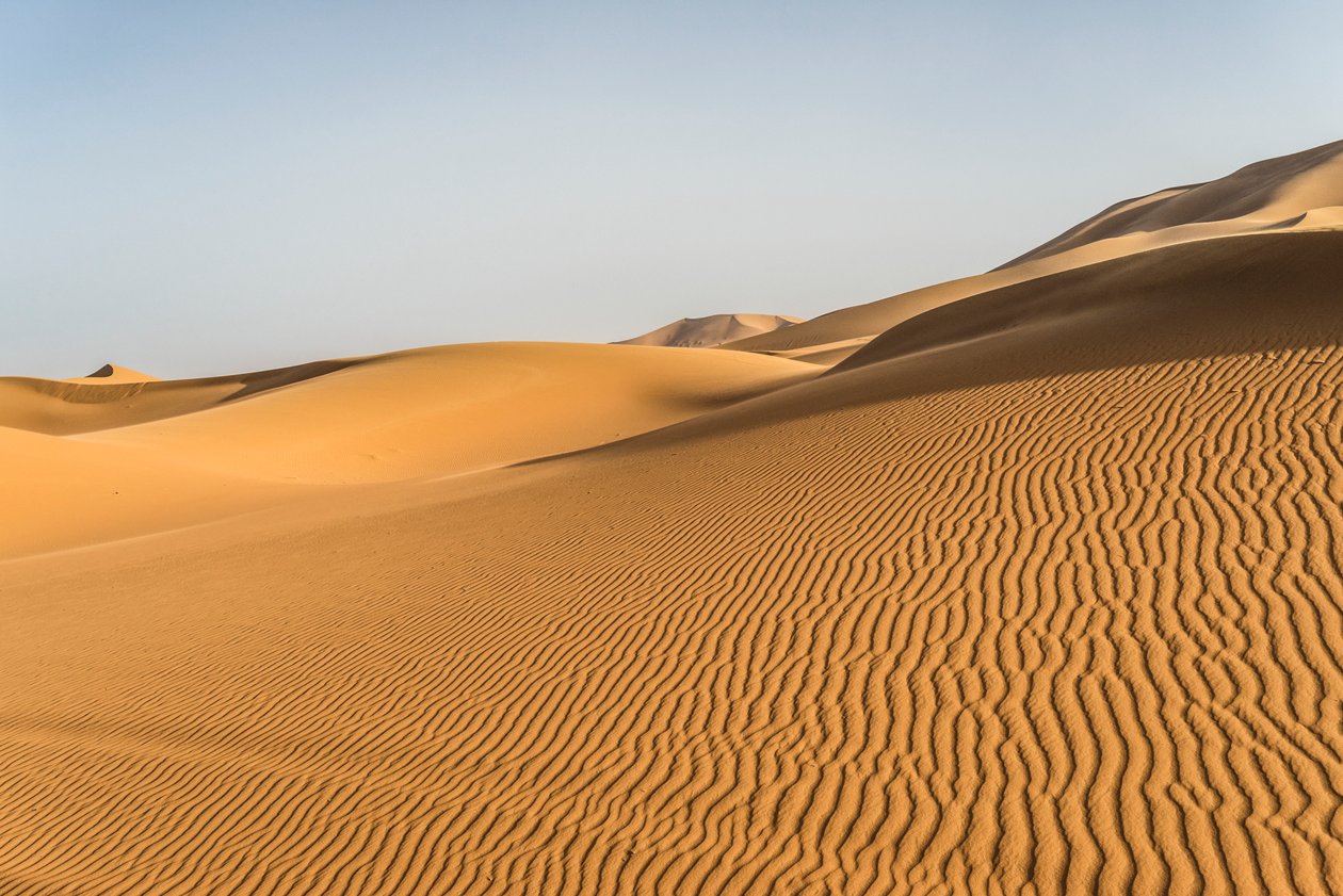 Dunas de areia no Erg Chebbi, no sudeste de Marrocos, 2014 (foto) de Ira Block