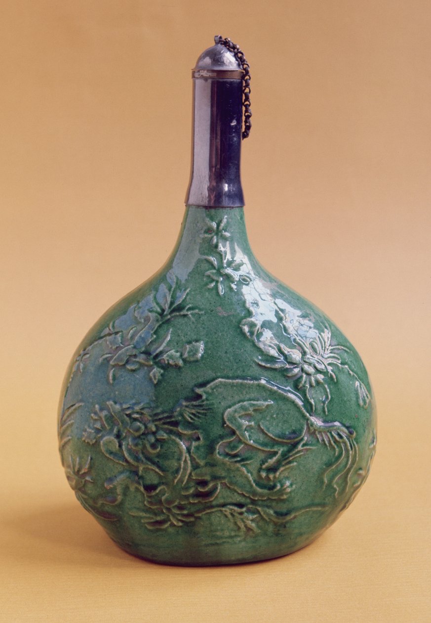 Garrafa de vidro verde, provavelmente de Isfahan de Iranian School