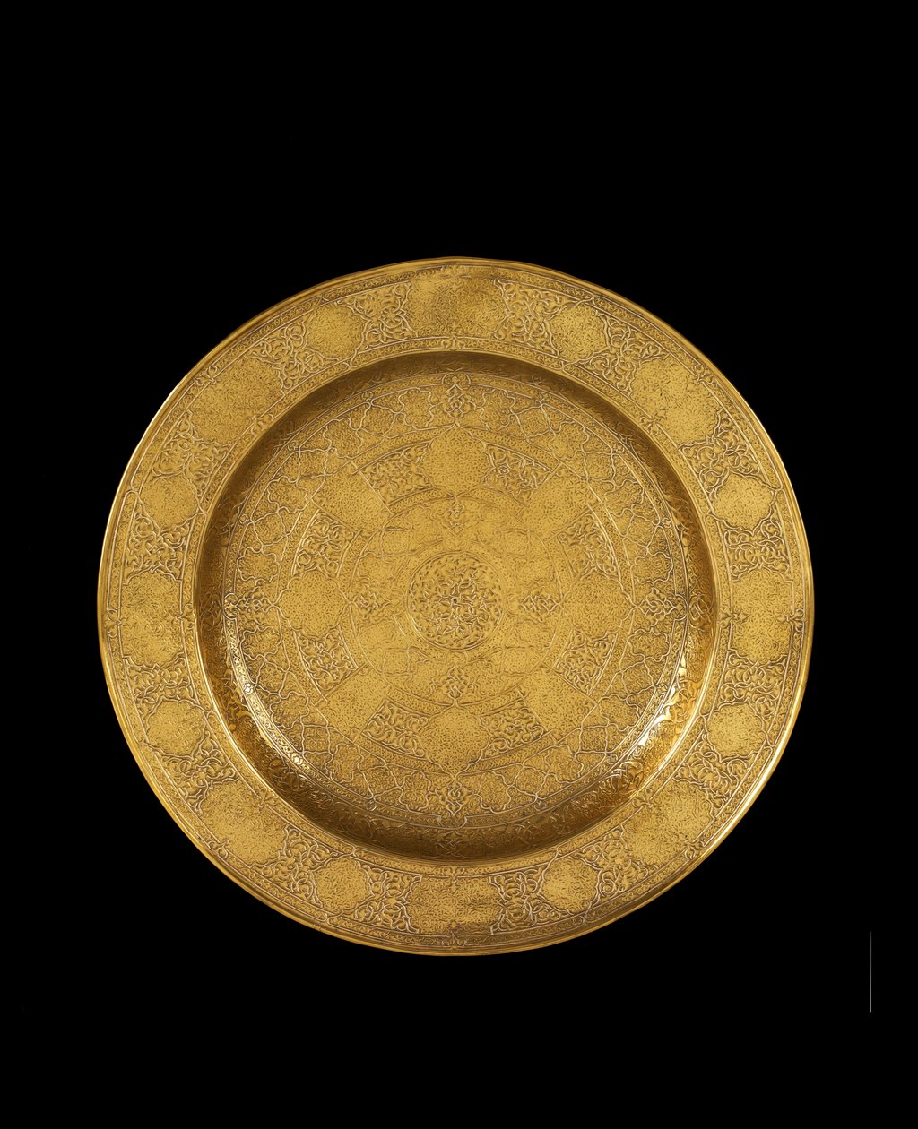 Prato de latão gravado com incrustações de prata e posterior dourado, 1575-99 de Iranian School