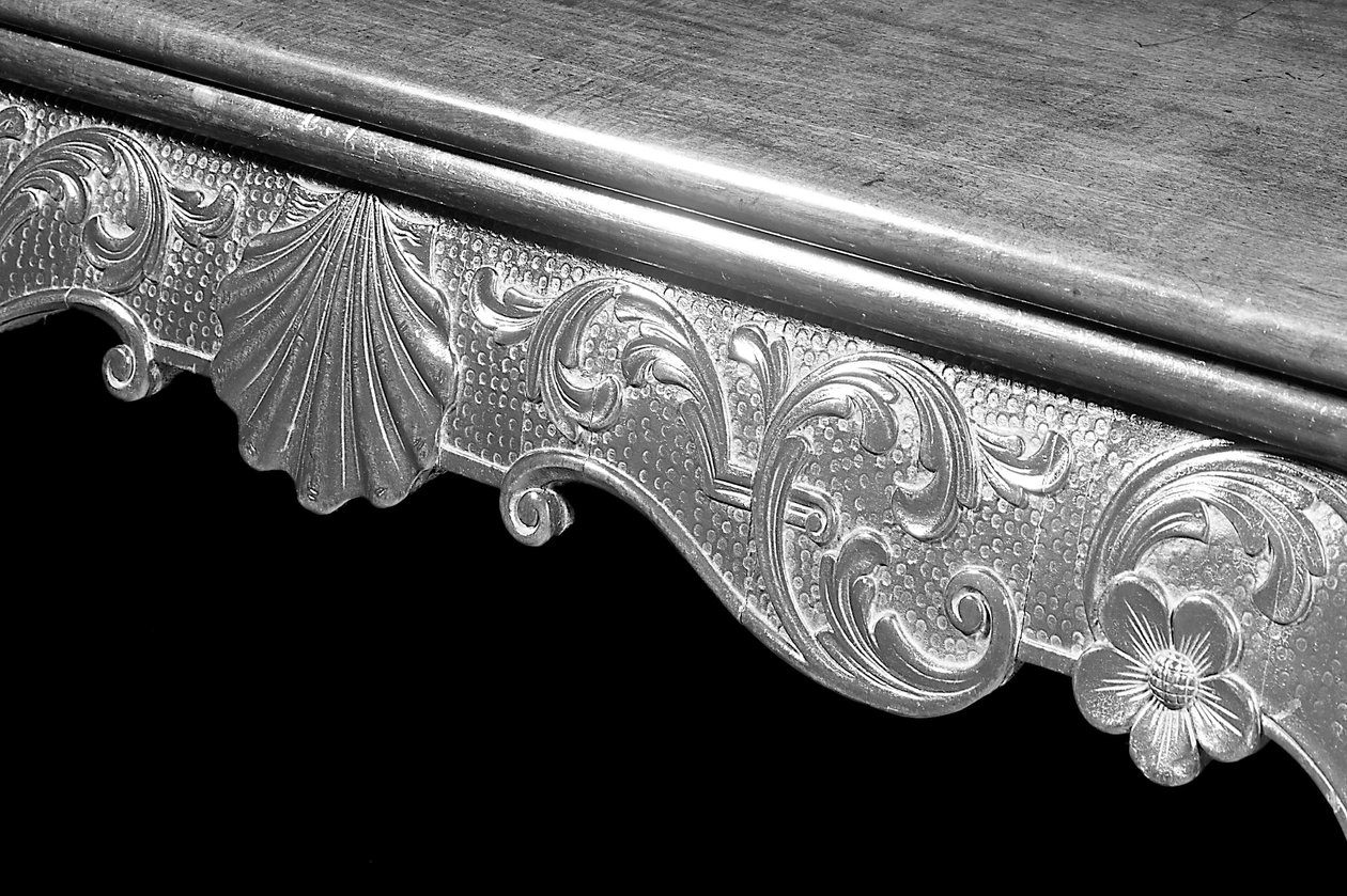 Detalhe de uma mesa de jogo George III, c.1765 (mogno) de Irish School