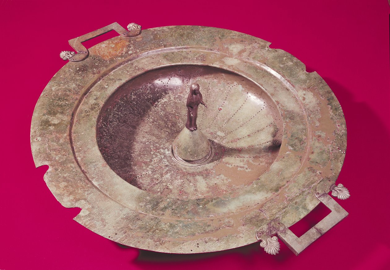 Tampa de um krater, do túmulo de uma princesa de Vix (bronze) de Iron Age