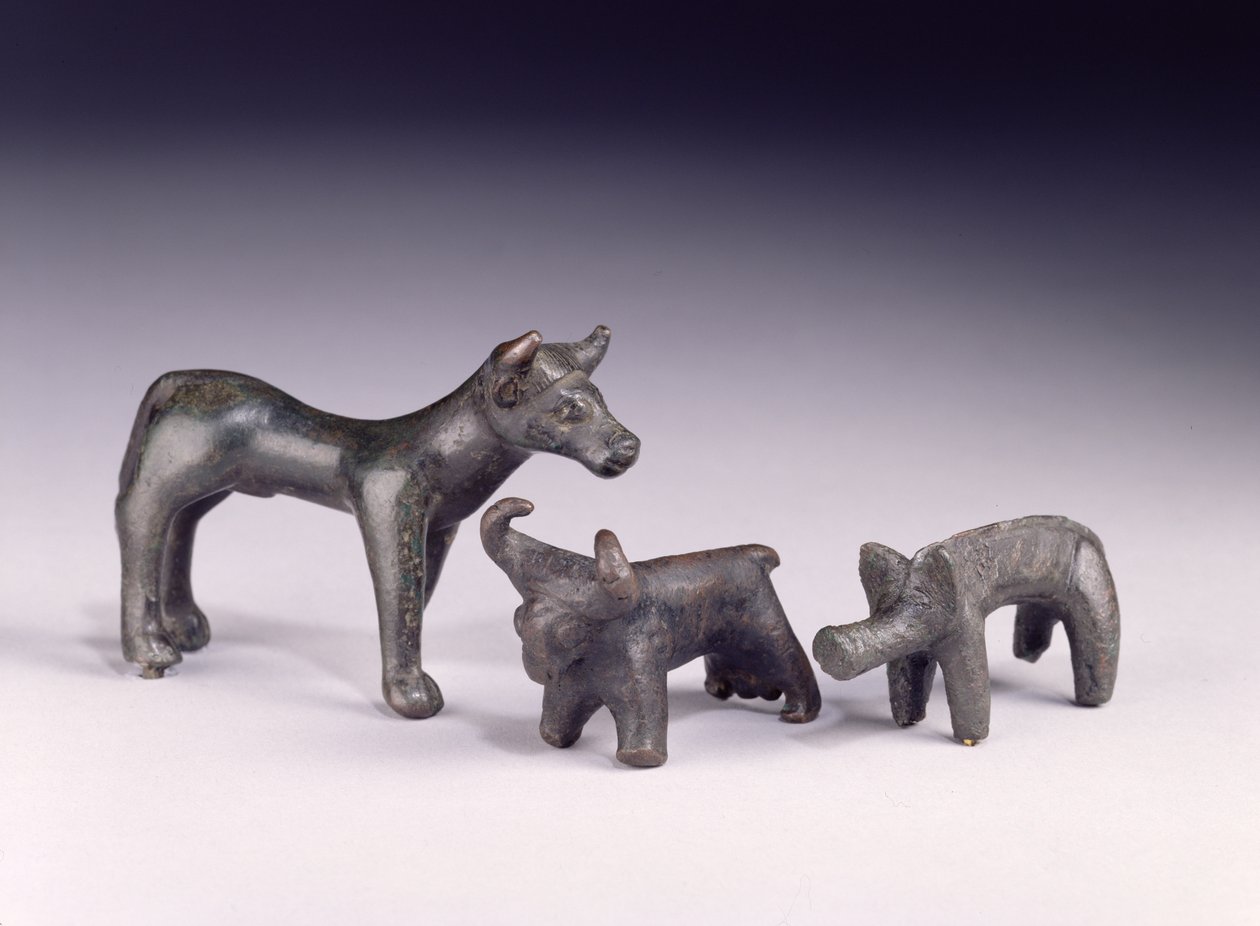 Dois touros, da Hungria e um javali, da Caverna Gower, Rhossilly, Gales do Sul, Idade do Ferro (bronze) de Iron Age