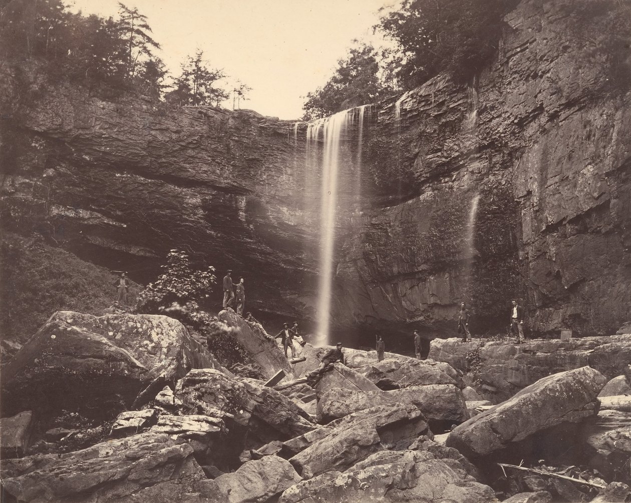 Lulah Falls, Lookout Mountain, Geórgia, 1864-65. de Isaac H. Bonsall