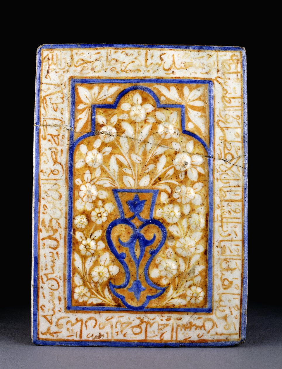 Um ladrilho do edifício do sultão Timurid "Abu Sa" id, com um vaso estilizado emitindo sprays florais brancos, c. 1455-6 de Islamic School