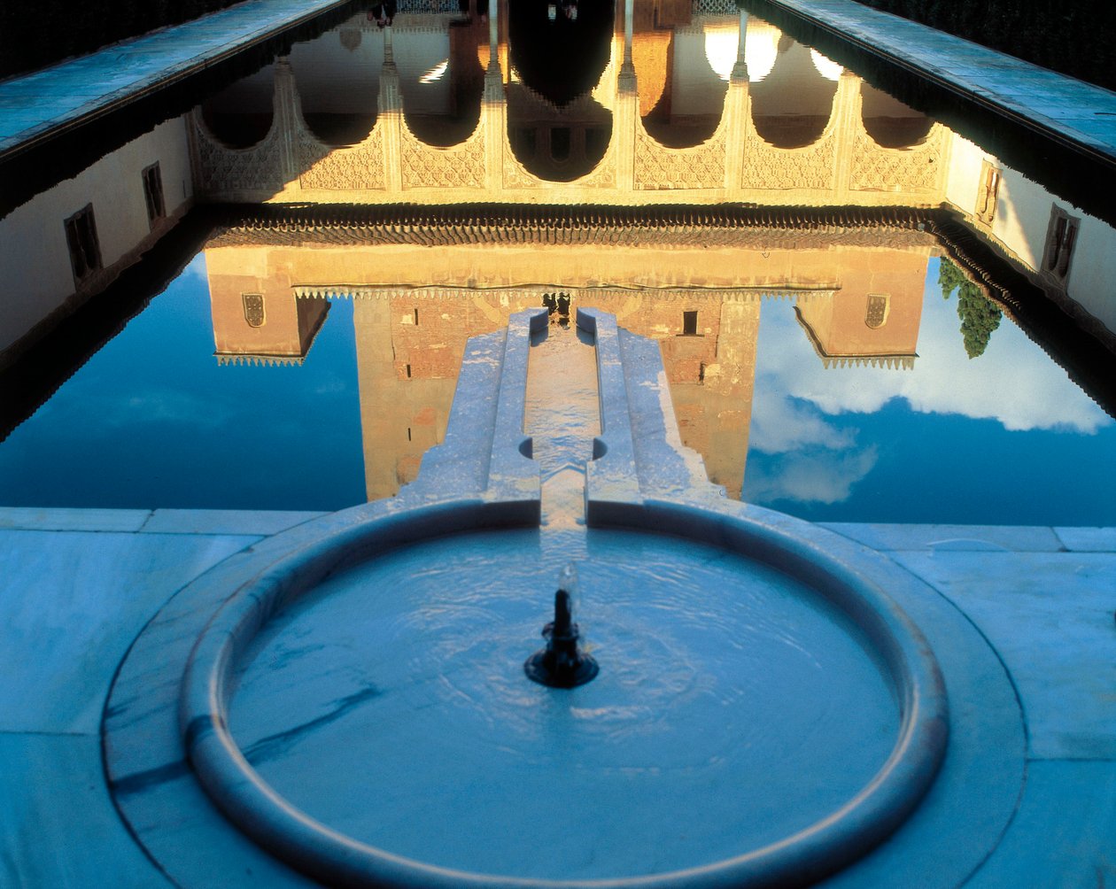 Tribunal de Myrtles, Palácio Comares, Alhambra de Islamic School