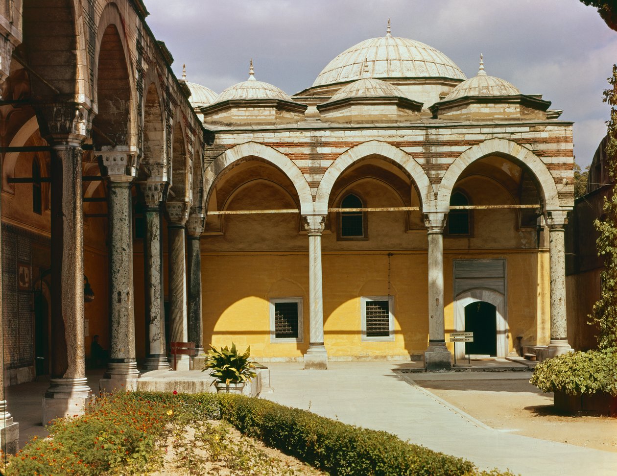 Pátio interior do Palácio Topkapi de Islamic School