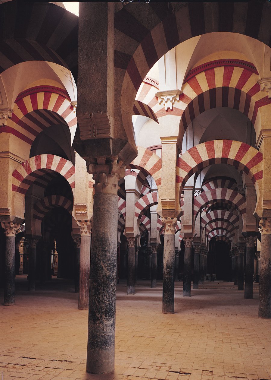 Vista interior da mesquita, 795-987 dC de Islamic School