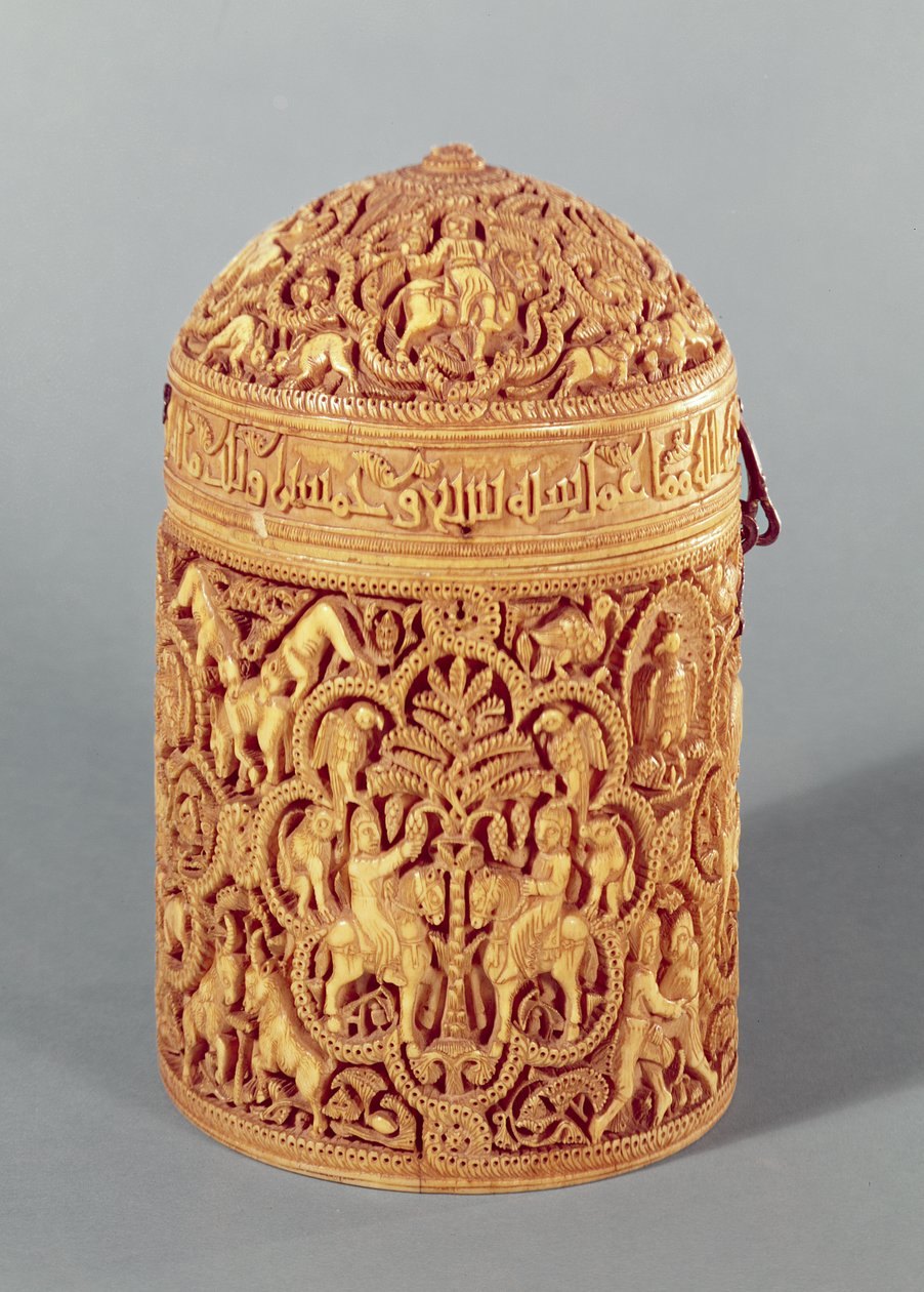 Pax com um relevo representando os prazeres da vida na corte, inscrito com o nome Al-Mughira, filho do califa Abd-al-Rahman III, período omíada, de Córdoba, c.968 dC (ver também 101673 e 15 de Islamic School