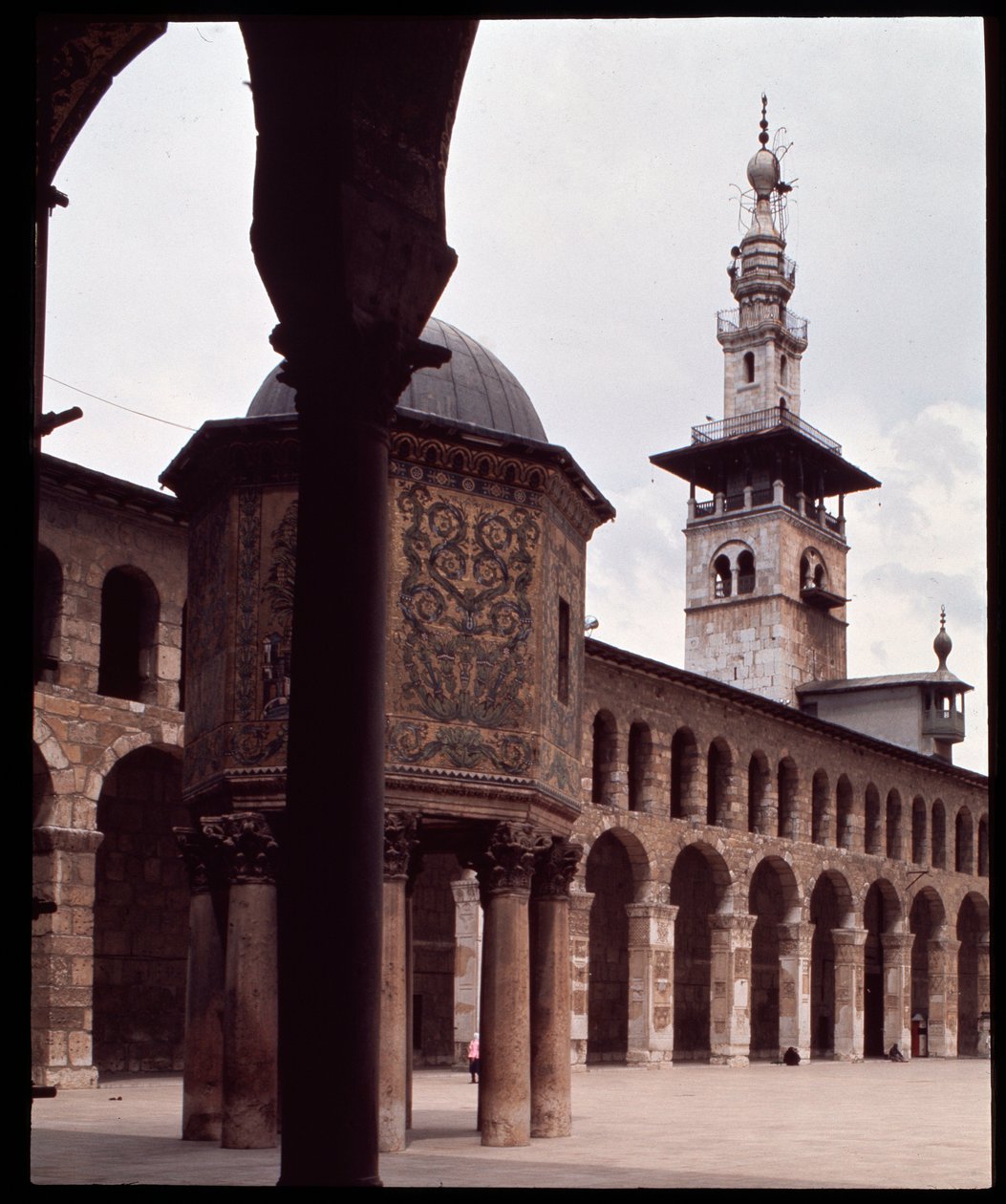 A Mesquita Umayyad, também conhecida como a Grande Mesquita de Damasco (Fotografia) de Islamic School