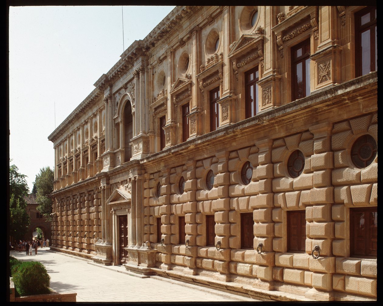 Vista do Palácio de Carlos V de Islamic School