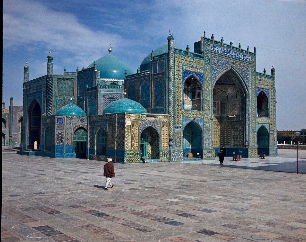 Vista da mesquita azul (ou Mesquita Ali) do século XII-XVIII. de Islamic School