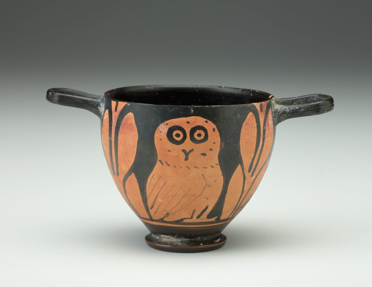 Skyphos, c.400-350 aC (cerâmica de figura vermelha) de Italian Peninsula