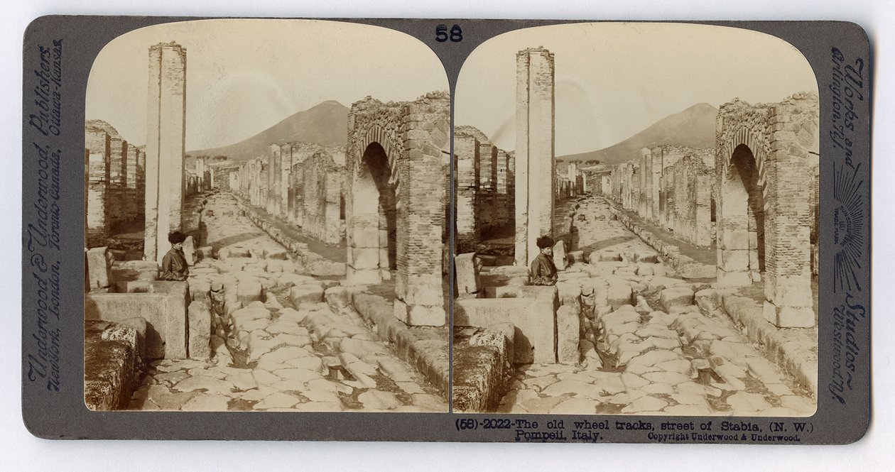 Faixas de rodas antigas na rua Stabian, Pompéia, da Underwood Travel Library, 1895 (foto sépia) de Italian Photographer
