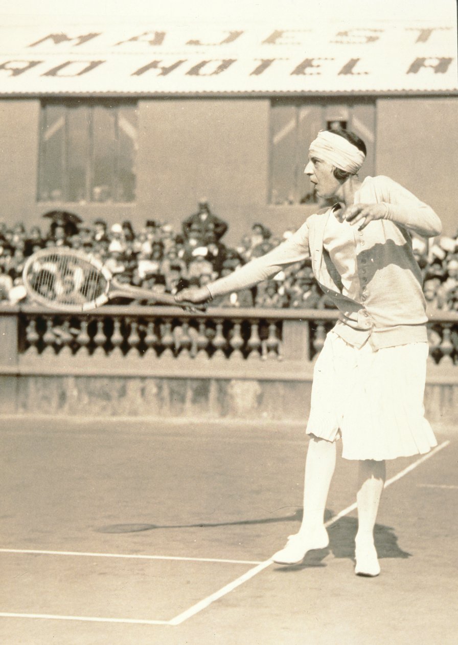 Suzanne Lenglen jogando tênis, c.1926 (impressão de gelatina de brometo de prata) de Italian Photographer