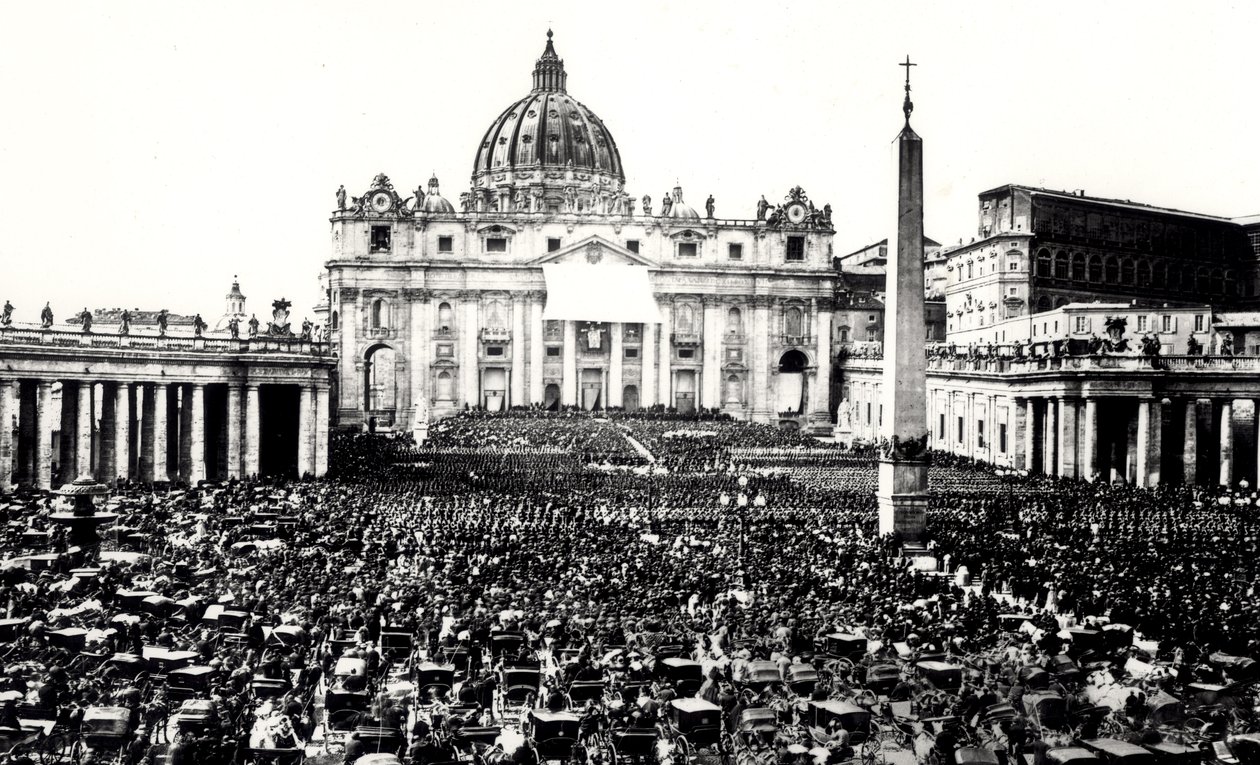 Vista, de, um, torcida, em, a, piazza, e, basílica, de, st. Peters, vaticano, c.1865 de Italian Photographer