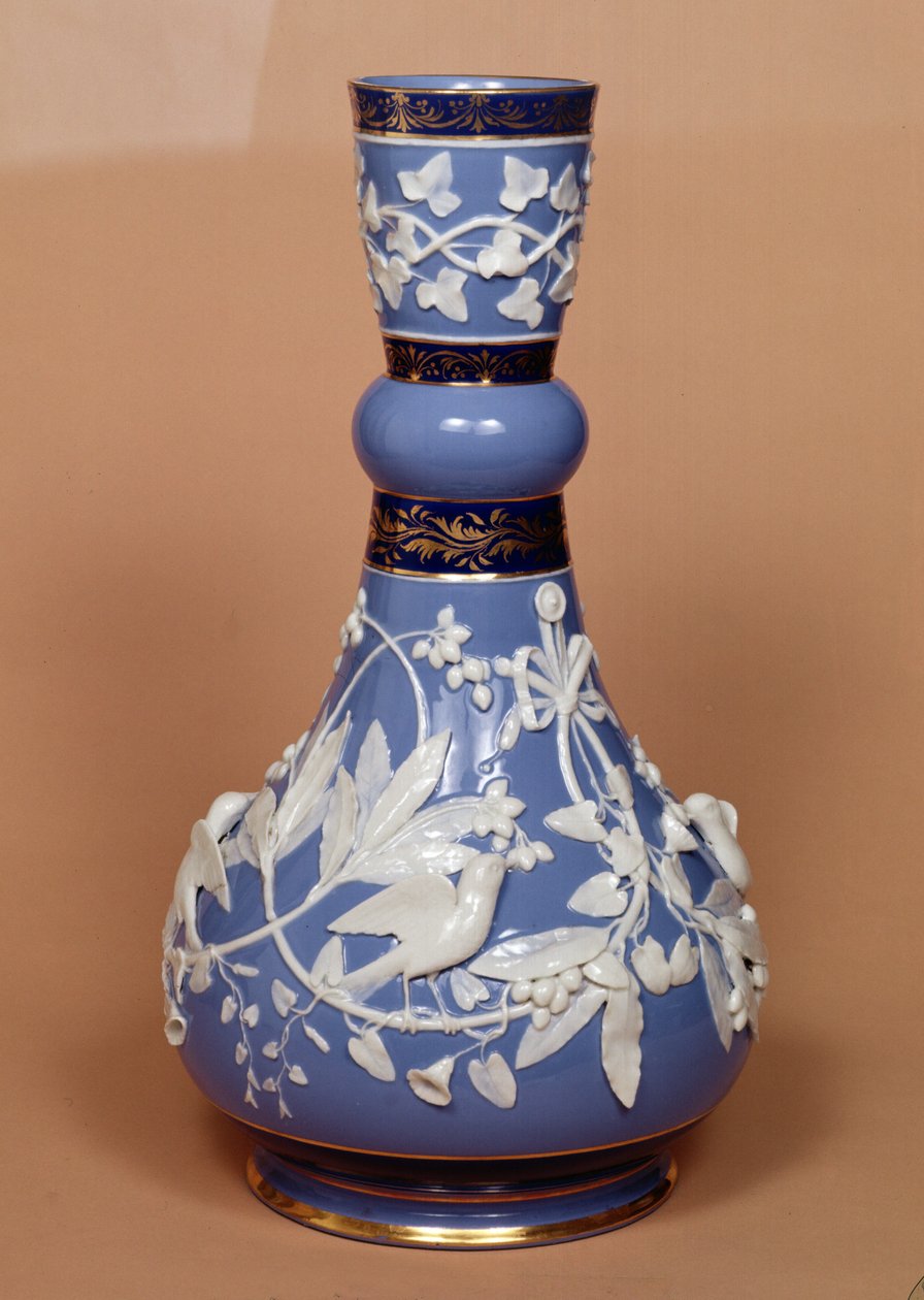 Vaso com decoração branca aplicada por Ginori-Lisci, Doccia, 1862 (barro) de Italian School