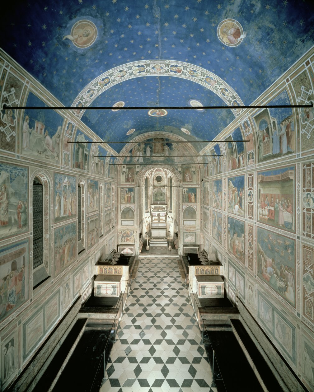 Vista da capela em direção ao altar-mor, c.1303-5 de Italian School