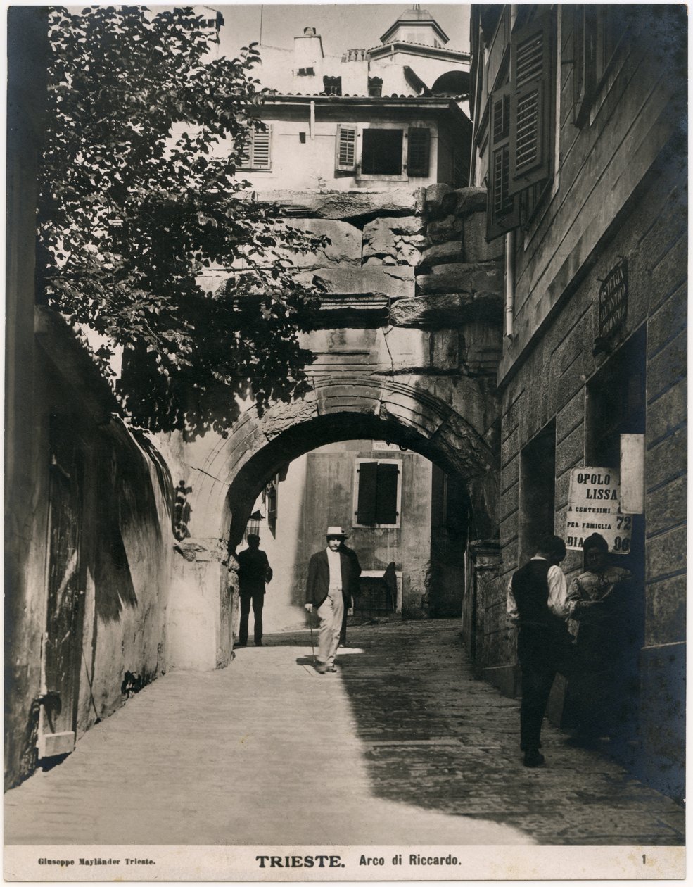Arco de Riccardo, fotografia de Giuseppe Maylander, Trieste, Friuli-Venezia Giulia, Itália, ca 1910 de Italian Photographer