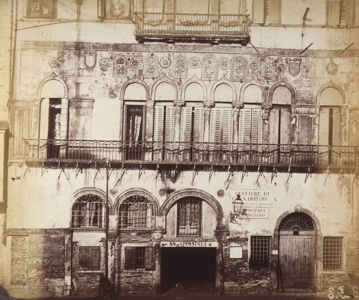 Construindo no Sestriere de Cannaregio, Veneza de Italian Photographer