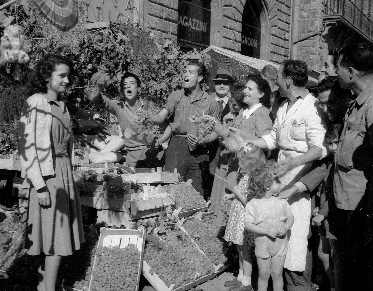 Festa da Uva em Florença, c.1955 (impressão em prata gelatina) de Italian Photographer