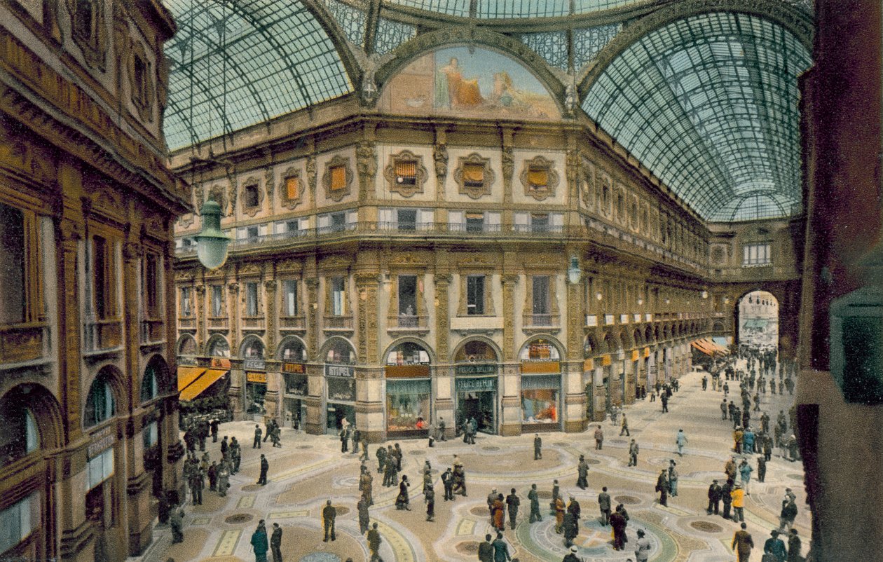 Milano / Milão: Interior da Galleria Vittorio Emanuele II (fotografia a cores) de Italian Photographer